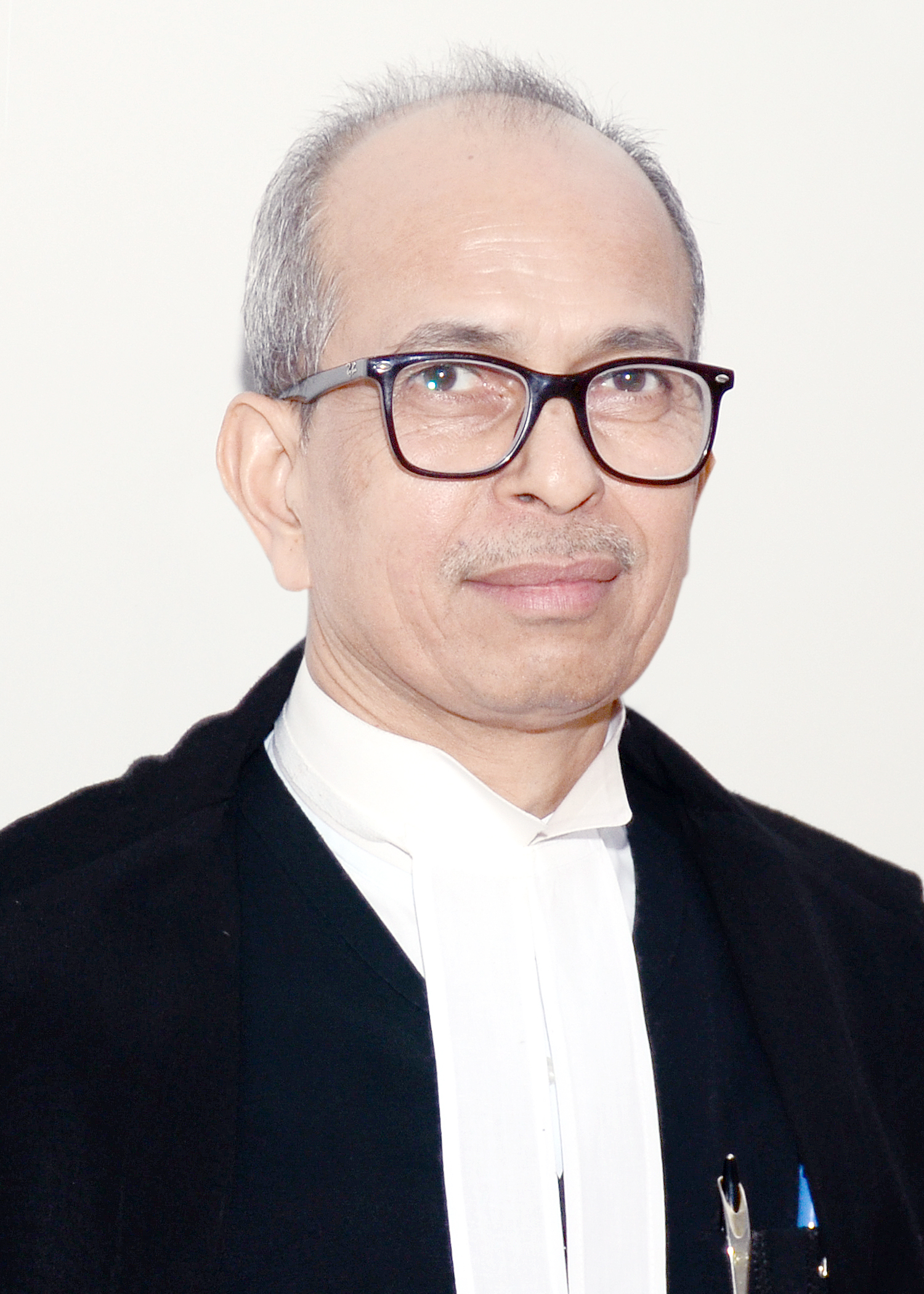 Hon’ble Mr. Justice Satyendra Singh Chauhan 