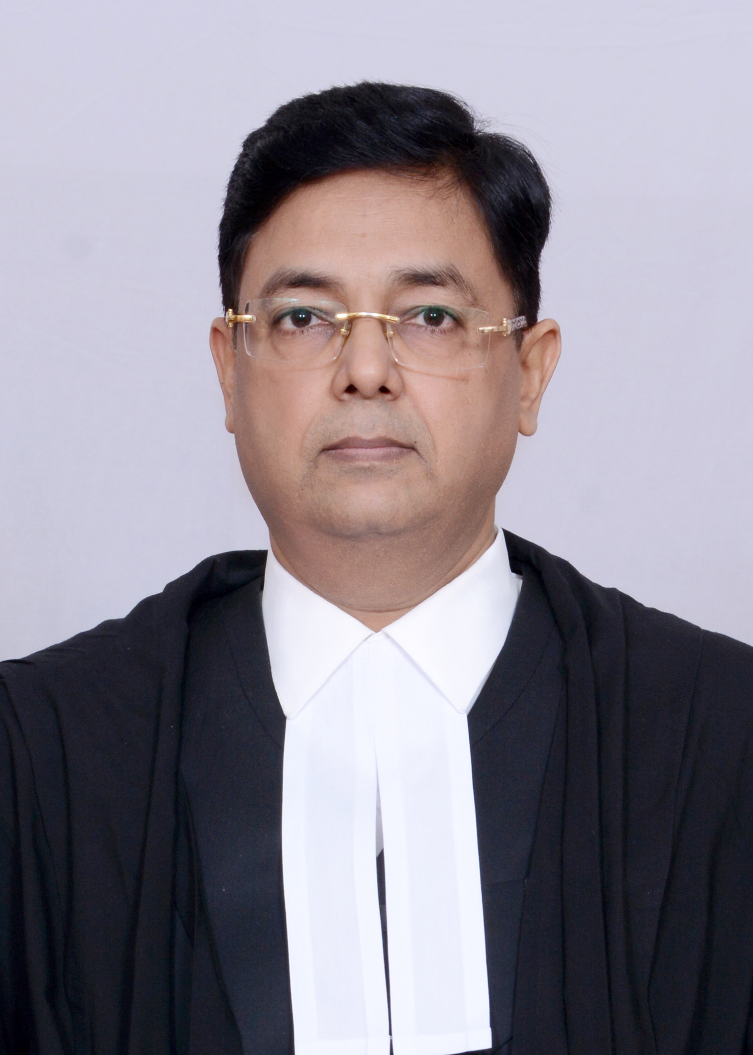 Hon’ble Mr. Justice Suneet Kumar 